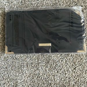Mary Kay Black and Gold Cosmetics Bag